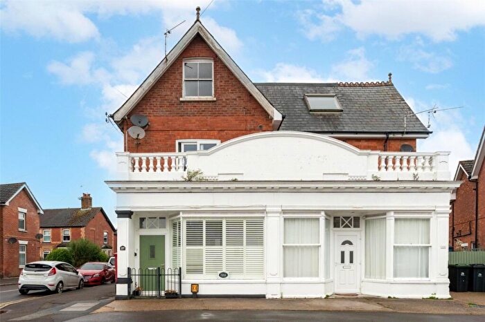 1 Bedroom Apartment For Sale In New Borough, Wimborne, Dorset, BH21
