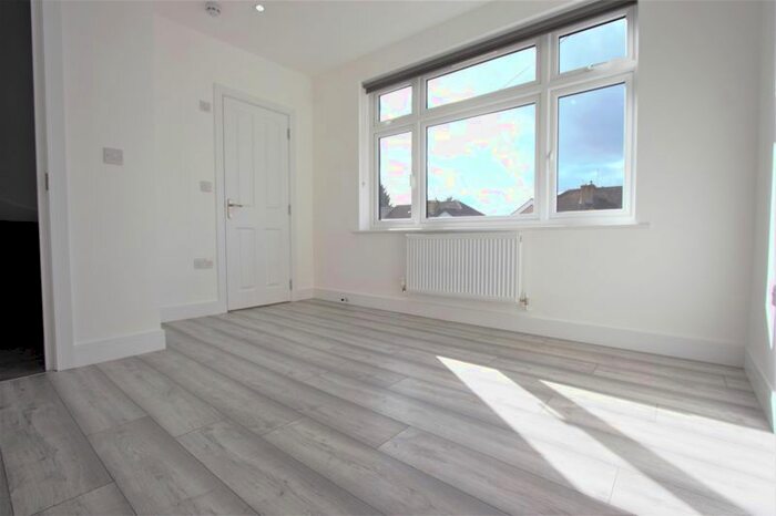 Property To Rent In Boleyn Avenue, Enfield, EN1
