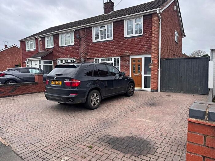 3 Bedroom Semi Detached House For Sale In Shackerdale Road, Leicester, LE2
