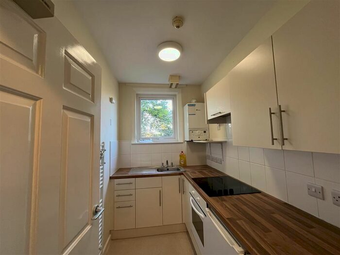 1 Bedroom Flat To Rent In Melton Road, West Bridgford, Nottingham, NG2