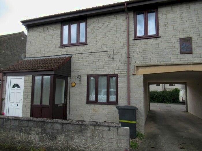 1 Bedroom Flat To Rent In Behind Berry, Somerton, TA11
