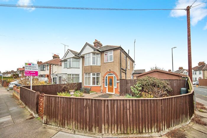 4 Bedroom Semi Detached House For Sale In Brunswick Road, Ipswich, IP4
