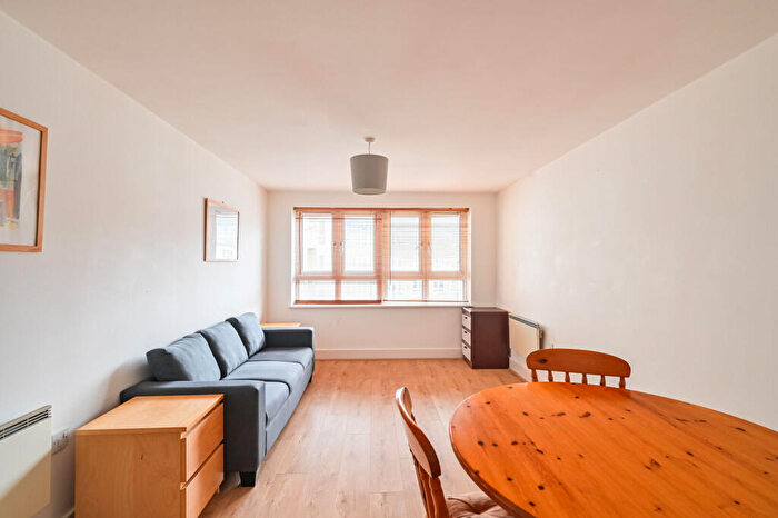 1 Bedroom Flat For Sale In St Davids Square, , Docklands, London, E14