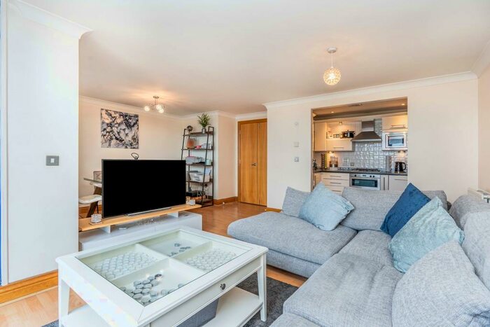 2 Bedroom Apartment To Rent In Charter House, Southampton, SO14