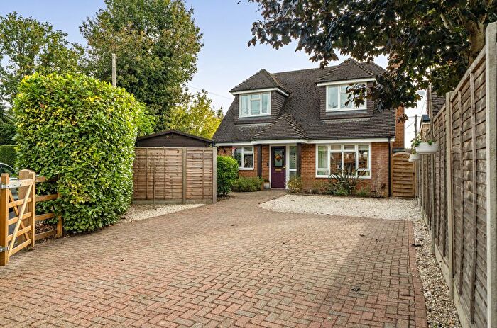 3 Bedroom Detached House For Sale In Nash Grove Lane, Finchampstead, Wokingham, RG40