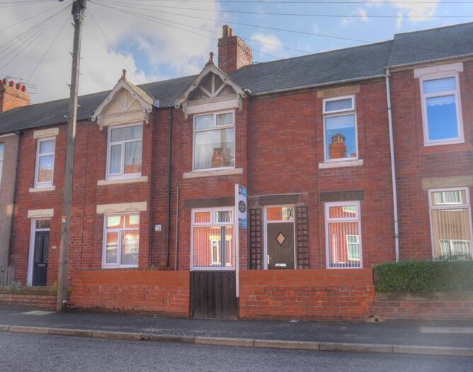 3 Bedroom Flat To Rent In Victoria Terrace, Bedlington, NE22