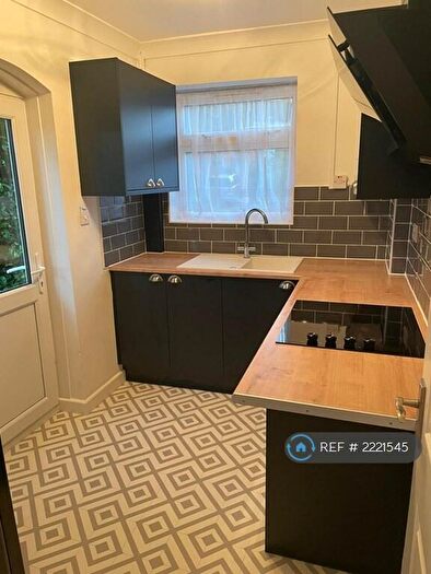 1 Bedroom Flat To Rent In Stuart Crescent, Winchester, SO22