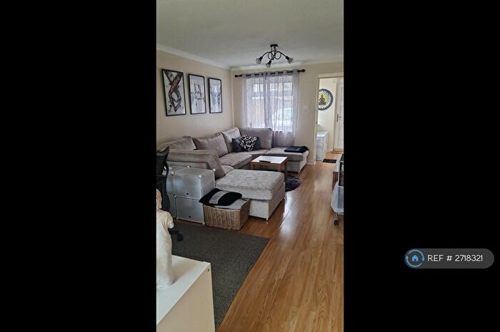 3 Bedroom End Of Terrace House To Rent In Bonington Road, Hornchurch, RM12