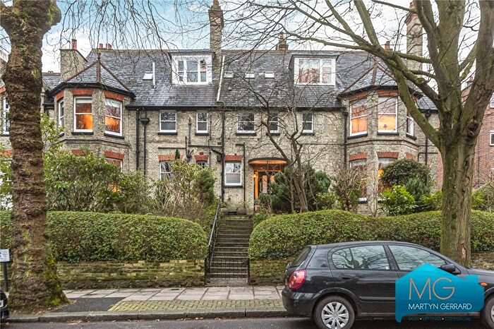 2 Bedroom Apartment For Sale In Shepherds Hill, Highgate, N6