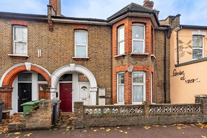 1 Bedroom Ground Maisonette For Sale In Markhouse Road, Walthamstow, E17