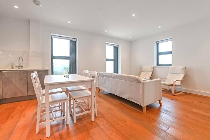 1 Bedroom Flat To Rent In Marquis Road, Camden, London, NW1