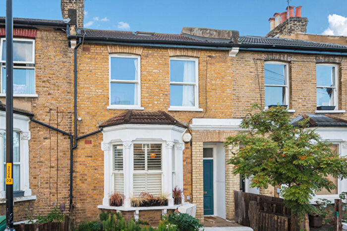 1 Bedroom Flat For Sale In Balchier Road, East Dulwich, London, SE22