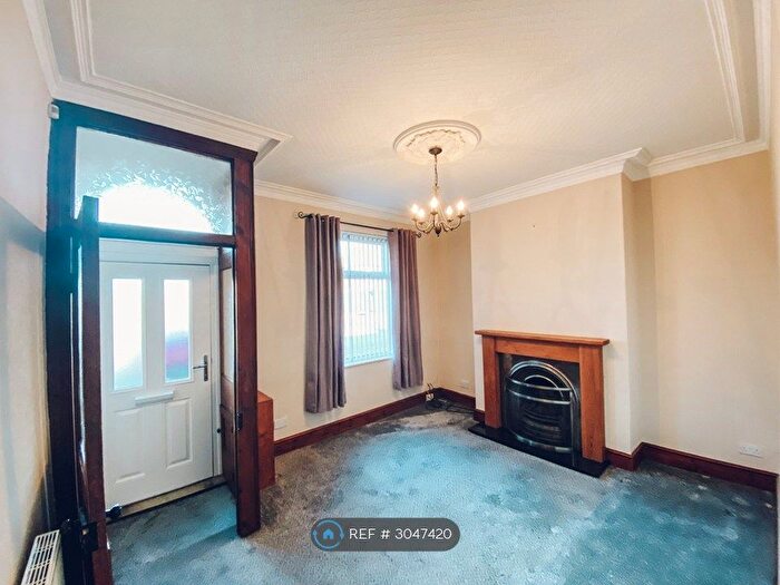 2 Bedroom Terraced House To Rent In Manor Road, Droylsden, Manchester, M43