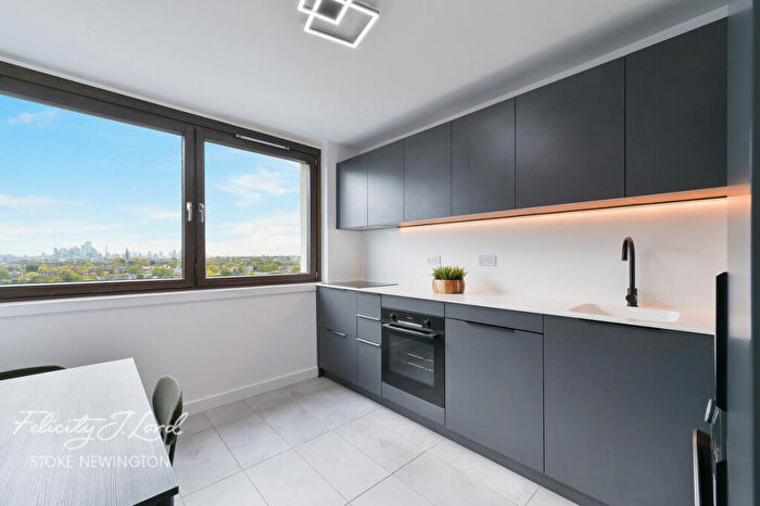 3 Bedroom Flat For Sale In Bethune Road, London, N16