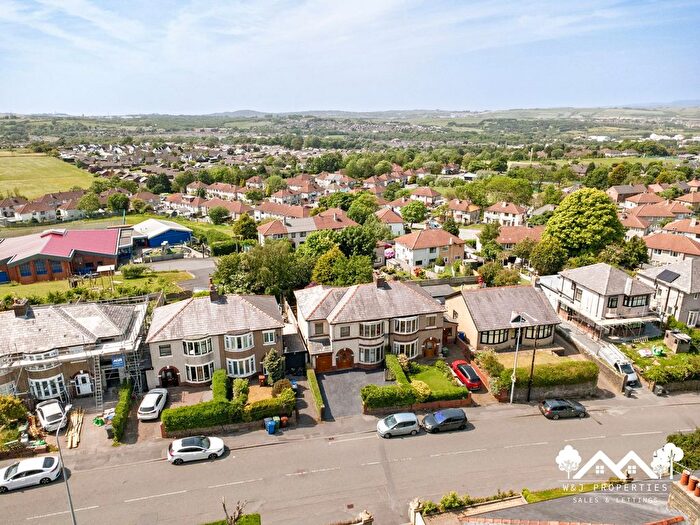 5 Bedroom Semi Detached House For Sale In Willows Lane, Accrington, BB5