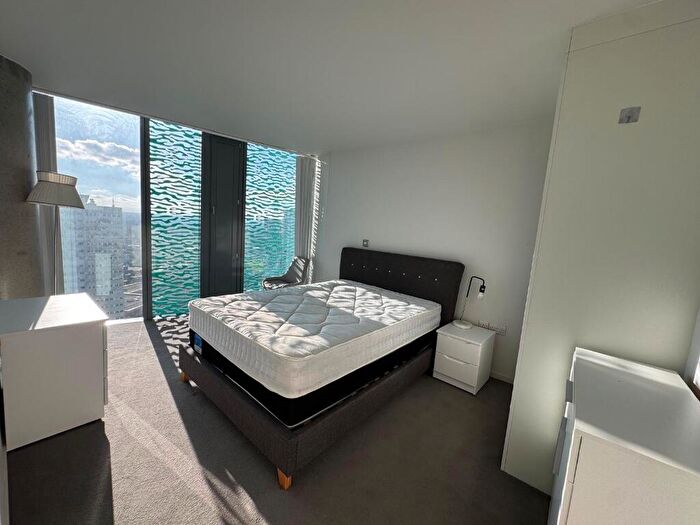 2 Bedroom Apartment To Rent In Beetham Tower, Holloway Circus Queensway, Birmingham, B1