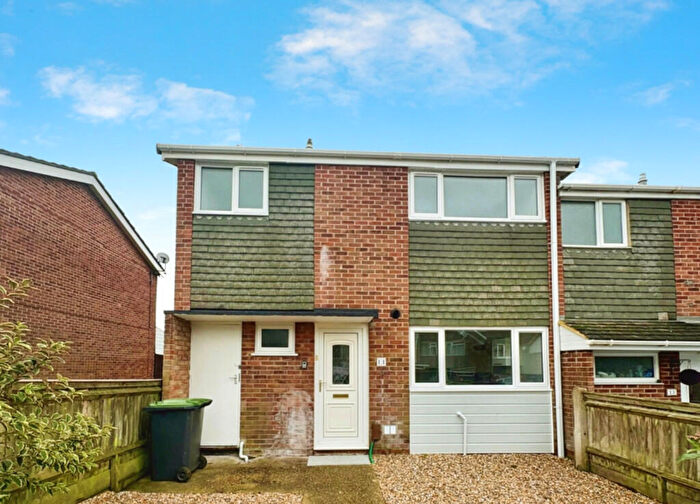 3 Bedroom End Of Terrace House To Rent In Pyle Close, Waterlooville, PO8