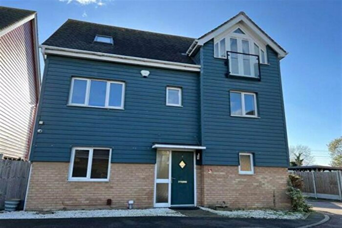 6 Bedroom Detached House To Rent In Bedroom Detached House In Southend On Sea, SS2