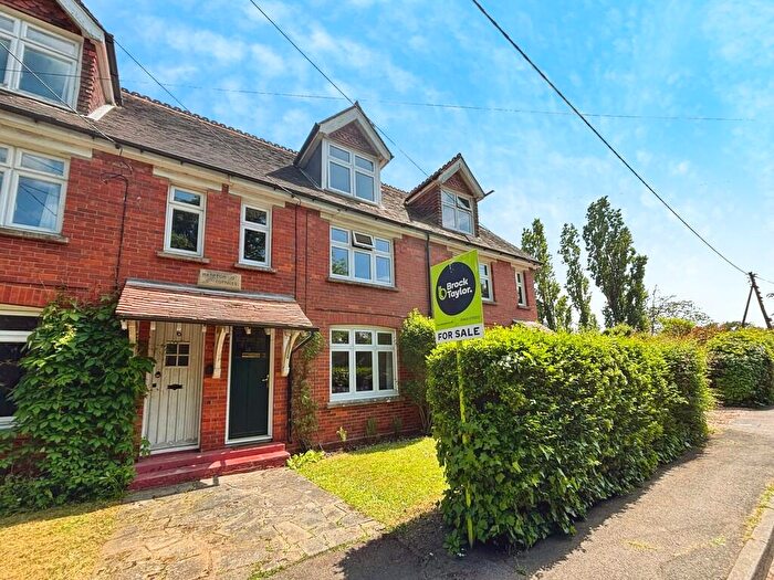 3 Bedroom Terraced House For Sale In Nuthurst Road, Maplehurst, RH13