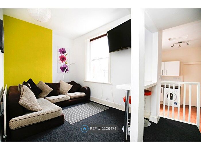 4 Bedroom Terraced House To Rent In Heaton Park Road, Newcastle Upon Tyne, NE6