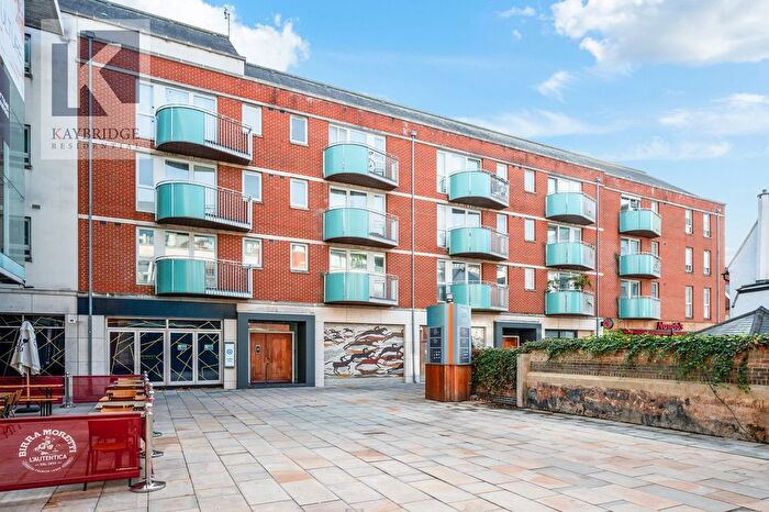 2 Bedroom Flat For Sale In The Oaks Square, Epsom, KT19