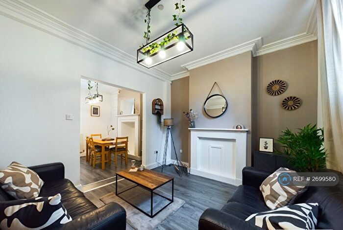 2 Bedroom Terraced House To Rent In Albion Street, Birmingham, B1