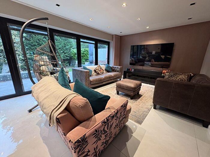 5 Bedroom Detached House To Rent In Ridgemount End, Gerrards Cross, SL9