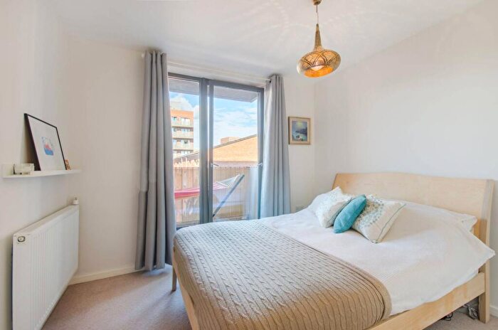 1 Bedroom Flat For Sale In Hastings Road, Canning Town, London, E16