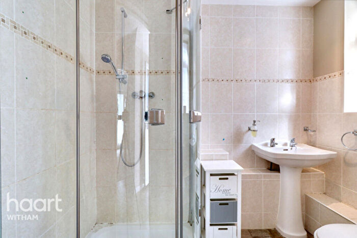 3 Bedroom Semi-Detached House For Sale In Western Road, Silver End, CM8