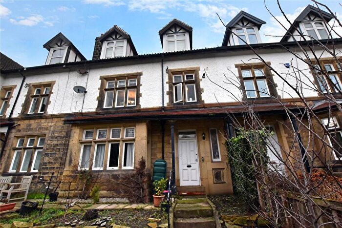 2 Bedroom Apartment For Sale In Flat, Bolling Road, Ilkley, West Yorkshire, LS29