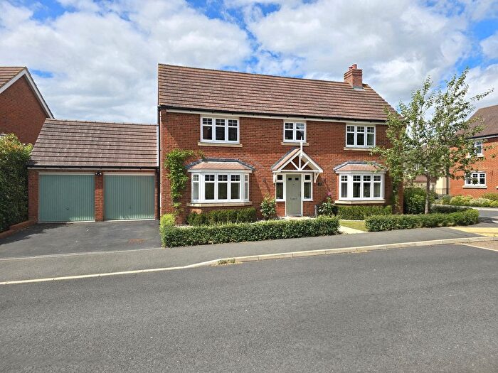 4 Bedroom Detached House For Sale In Bakers Lane, Long Buckby, NN6