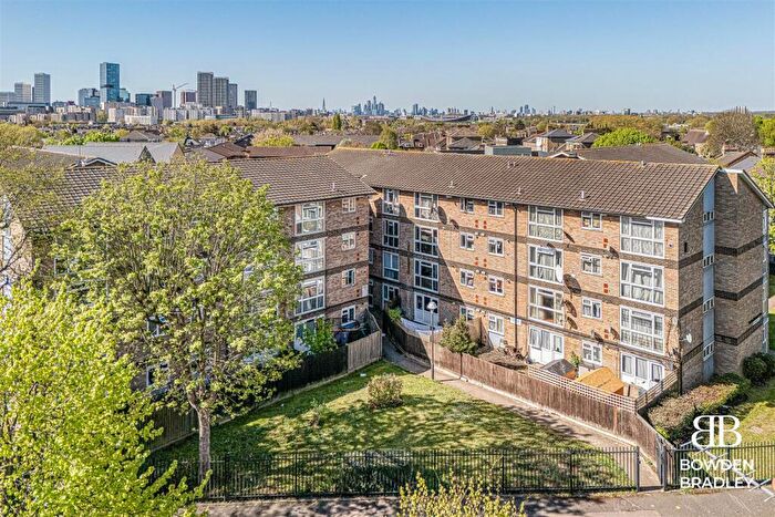 2 Bedroom Apartment For Sale In North Birkbeck Road, Leyton, E11
