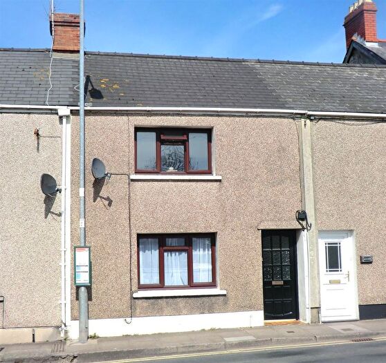 2 Bedroom Property To Rent In Station Road, Pembroke, SA71