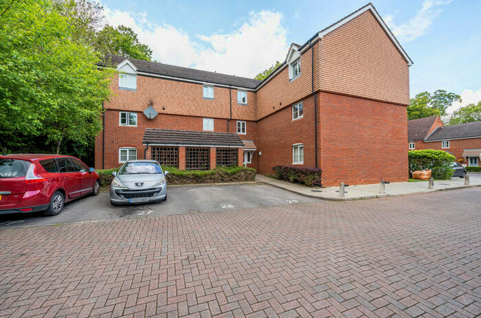 2 Bedroom Apartment For Sale In Poperinghe Way, Arborfield, Reading, RG2