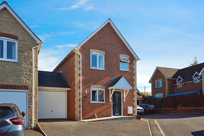 3 Bedroom Link Detached House For Sale In Templars Barton, Templecombe, BA8