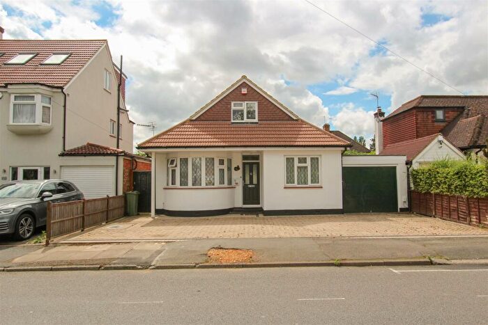 4 Bedroom Detached Bungalow To Rent In Hawthorne Avenue, Eastcote, HA4