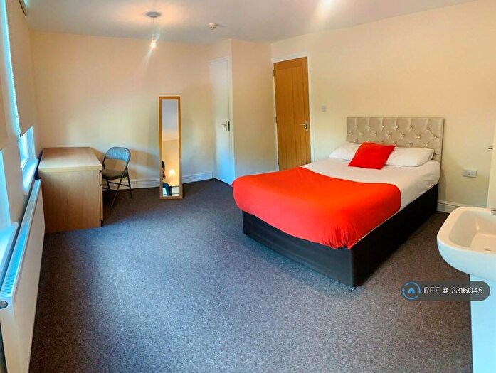 6 Bedroom Semi-Detached House To Rent In Basingstoke Road, Reading, RG2