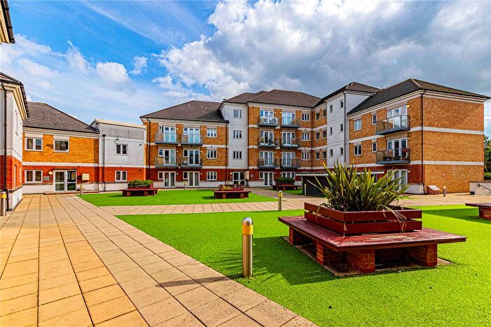 1 Bedroom Flat To Rent In Hales Court, Ley Farm Close, Watford, Hertfordshire, WD25