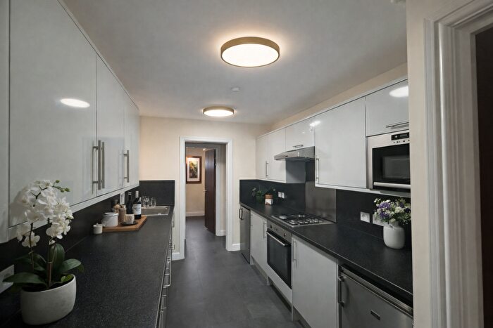 6 Bedroom House To Rent In Hall Lane, Liverpool, L7