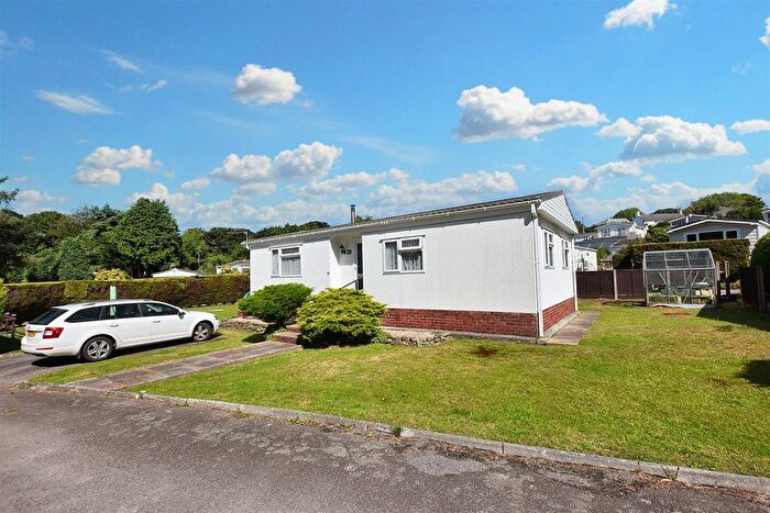 3 Bedroom Mobile/park Home For Sale In Lansdowne Park Homes, Wheal Rose, Scorrier, TR16