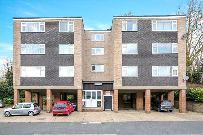 1 Bedroom Flat To Rent In Violet Lane, Waddon, Croydon, CR0