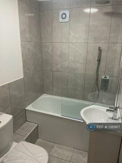 2 Bedroom Terraced House To Rent In Clarendon Road, Croydon, CR0