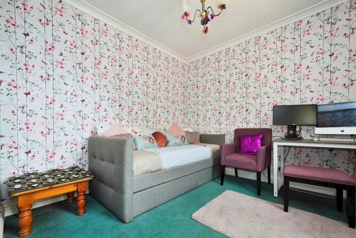4 Bedroom Detached House For Sale In Malmesbury Road, Chippenham, SN15
