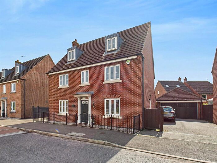 5 Bedroom Detached House For Sale In Ruskin Way, Brough, HU15