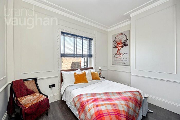 2 Bedroom Flat For Sale In Goldsmid Road, Hove, East Sussex, BN3