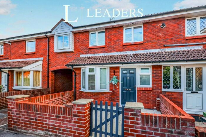 4 Bedroom Terraced House To Rent In Merlin Drive, Hilsea, PO3