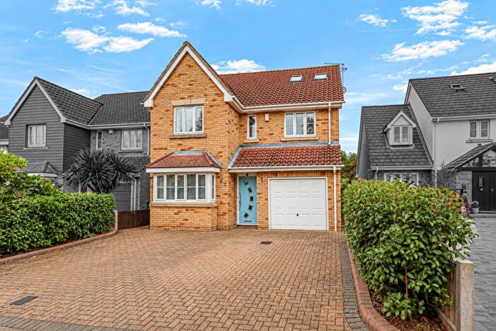 5 Bedroom Detached House For Sale In Magnolia Close, Canvey Island, SS8