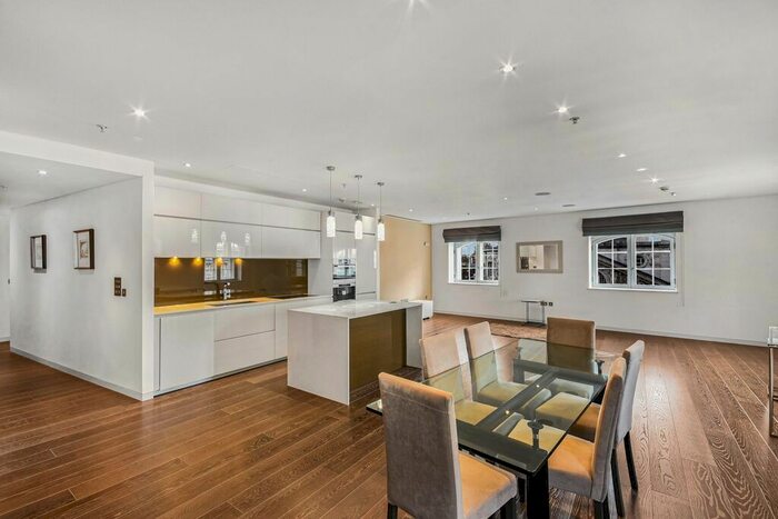 3 Bedroom Flat For Sale In Marconi House, Strand Covent, Garden, WC2R