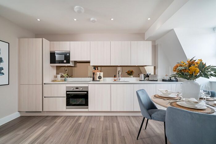 2 Bedroom Flat For Sale In Primo Court, Chiswick, London, W4