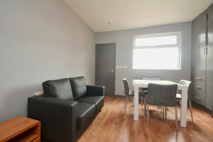 2 Bedroom Flat To Rent In Grenfell Road, Didsbury, Manchester, M20